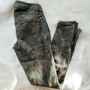 Old Navy Camo skinny Jean